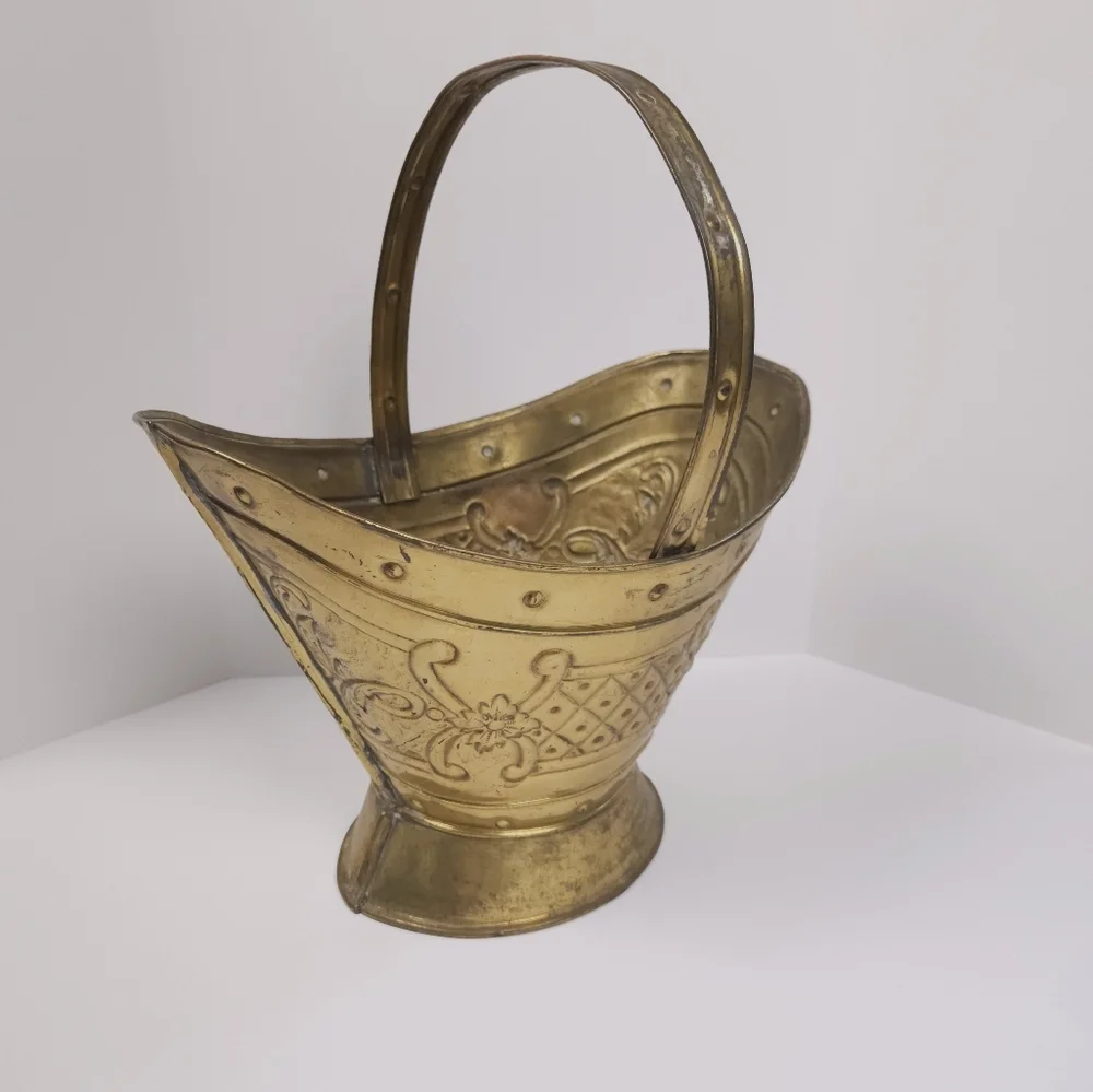 Delvaux Victorian Brass Vintage Antique Embossed Decorative Coal Scuttle Bucket